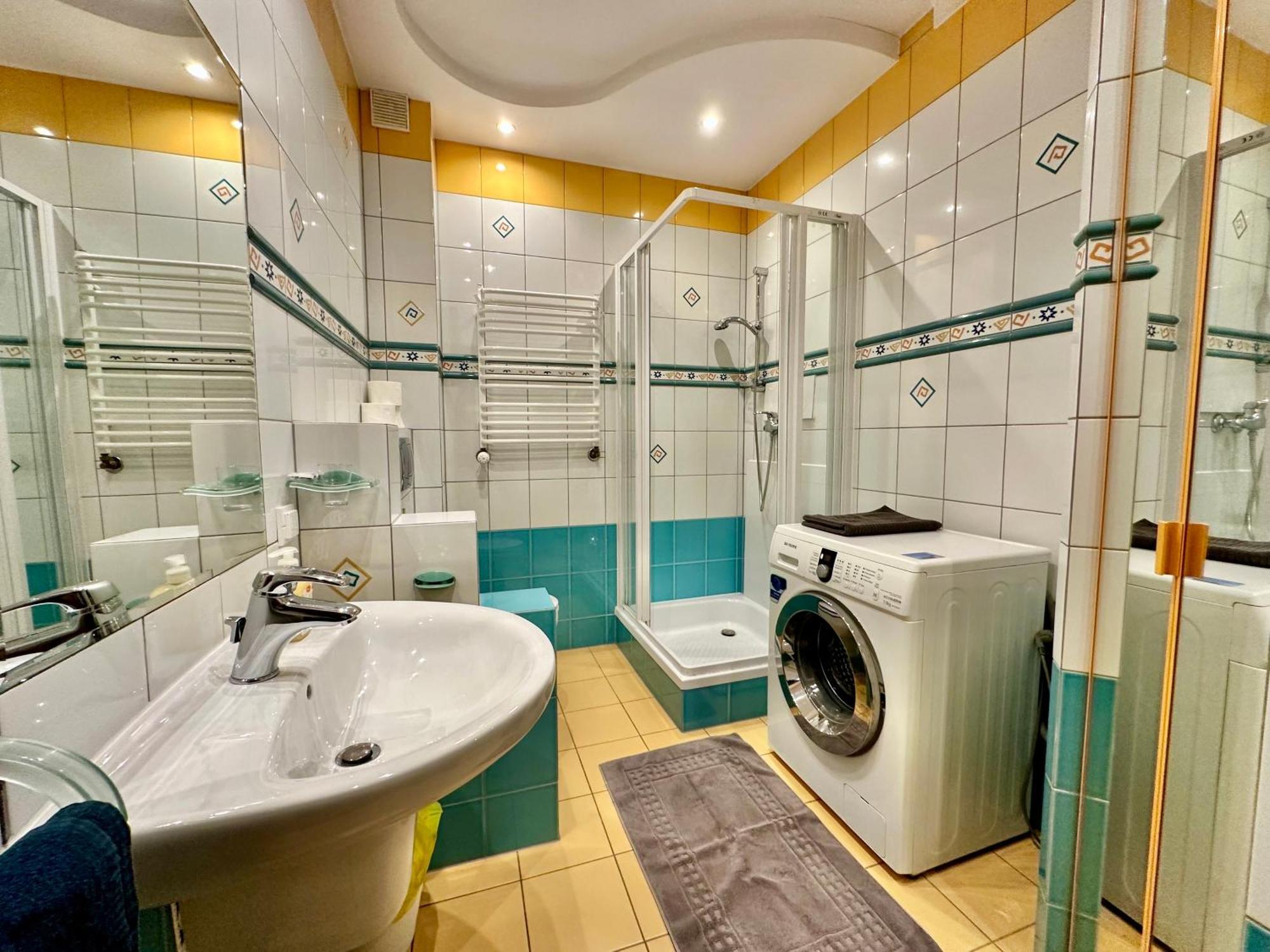Champion'S Apartment Balkon Garaz Klima ชเจอร์ค ภายนอก รูปภาพ