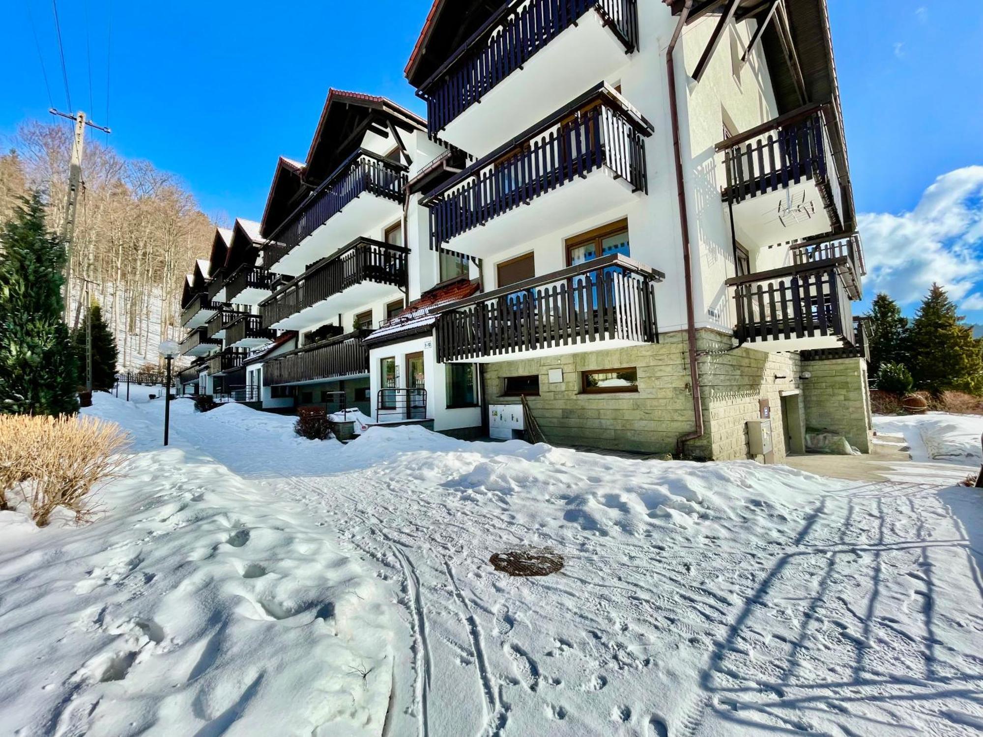 Champion'S Apartment Balkon Garaz Klima ชเจอร์ค ภายนอก รูปภาพ